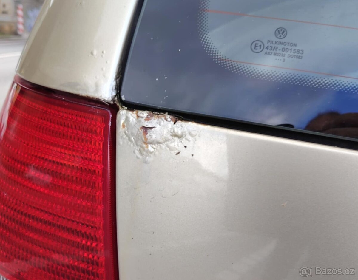 prodám 5.vrata na VW Golf 4 Variant a VW Bora Variant - 3