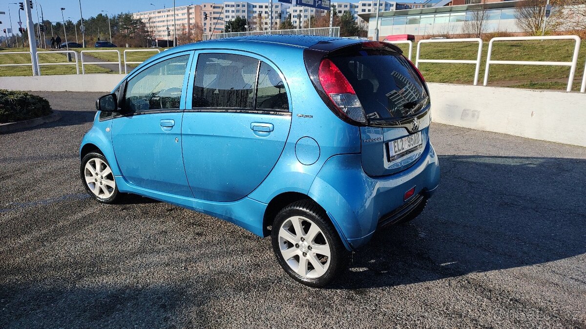 Peugeot iOn 2012 - 3