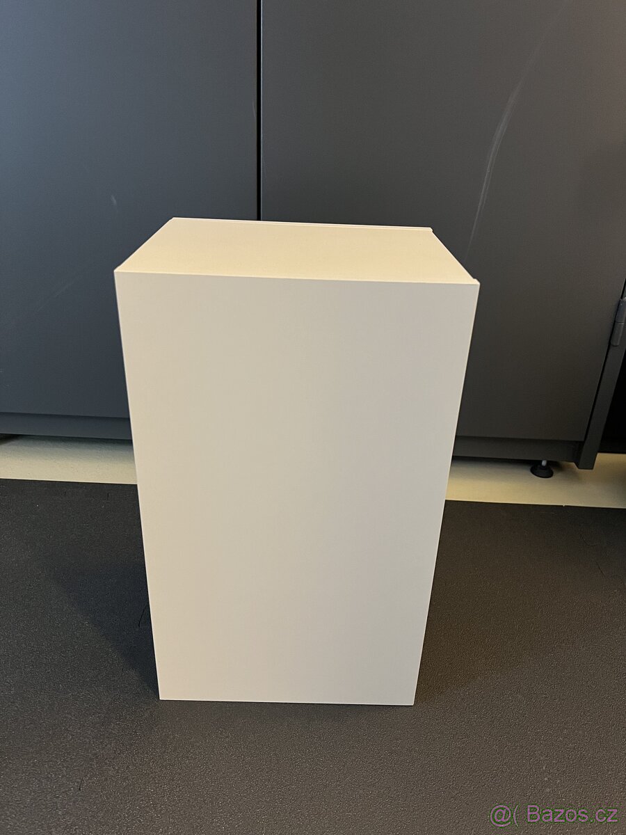 Nástěnný noční stolek - 3