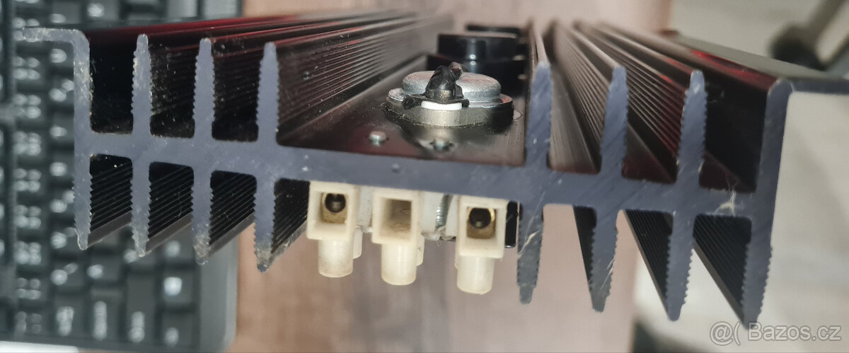 Měnič napětí 24 - 12V 18A - 3