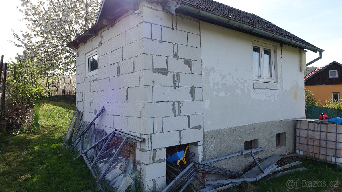 Prodám chatu 45m s pozemkem 368m. Karlovy Vary Doubí. - 3