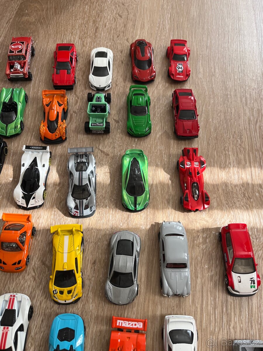Hot wheels autíčka - 3