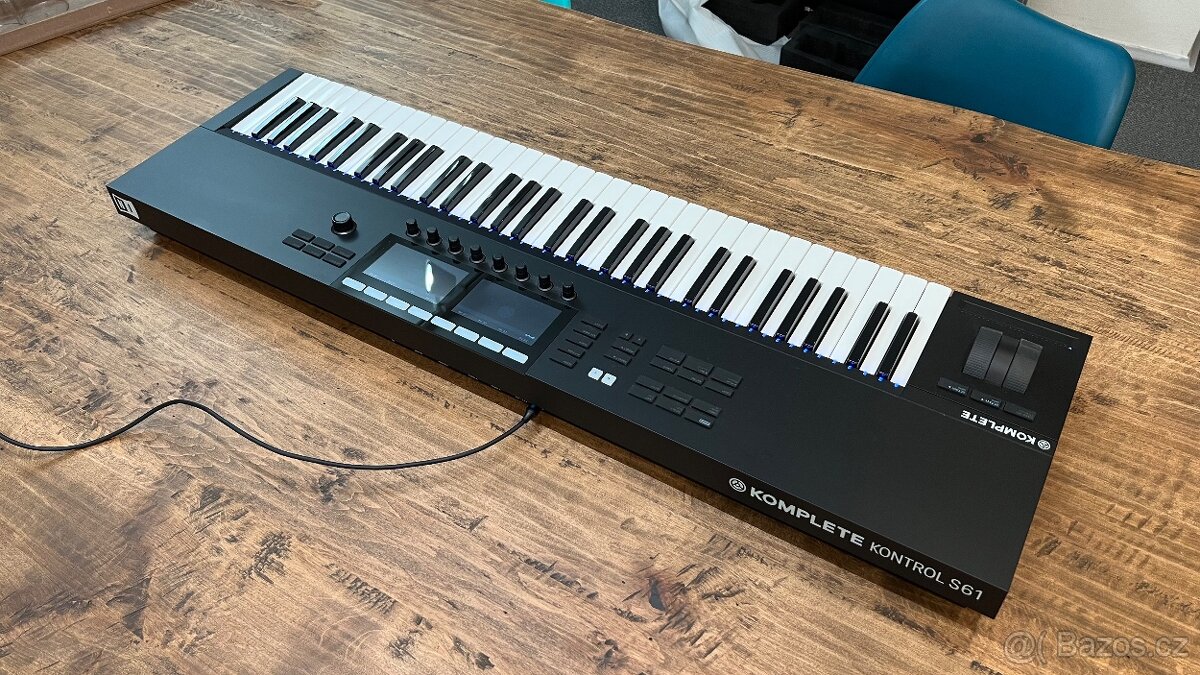 Native Instruments Komplete Kontrol S61 MK2 midi kontroler - 3