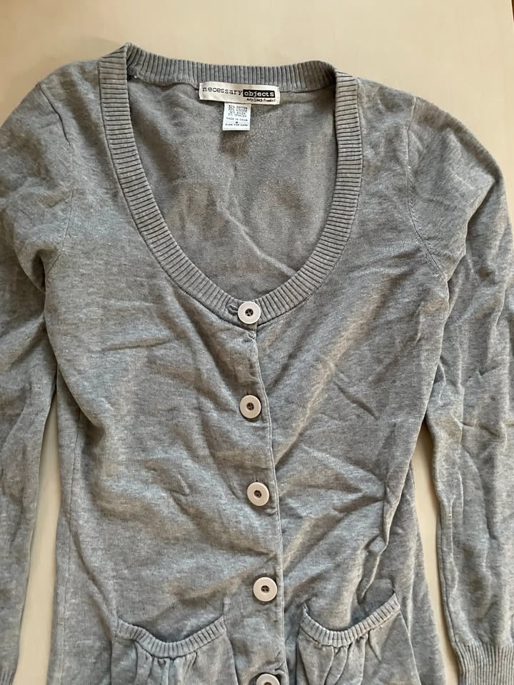 Dlouhý propínací svetr, vel XS/S, Necessary objects - 3