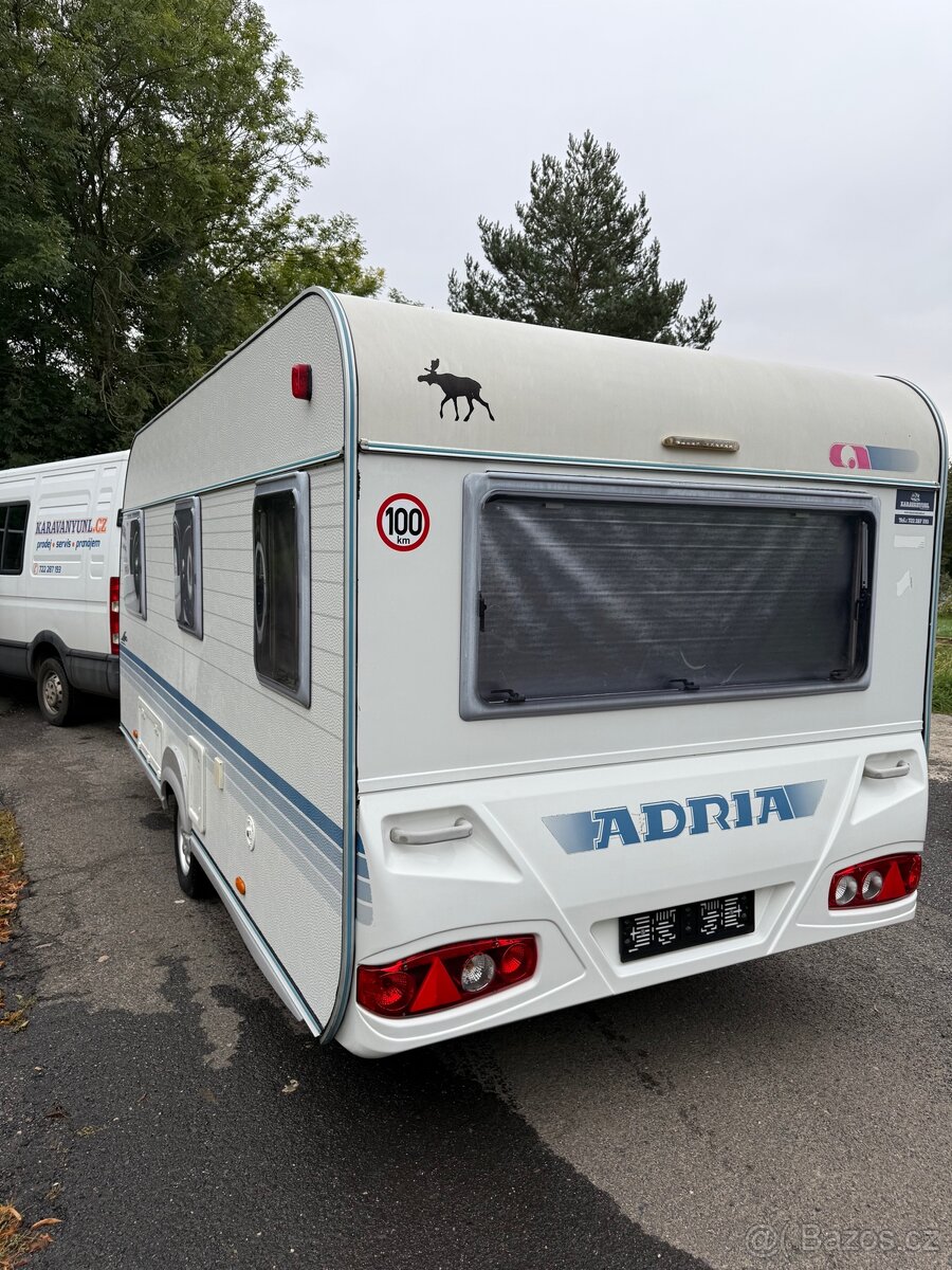 Adria Adora 472LU - předstan - 3
