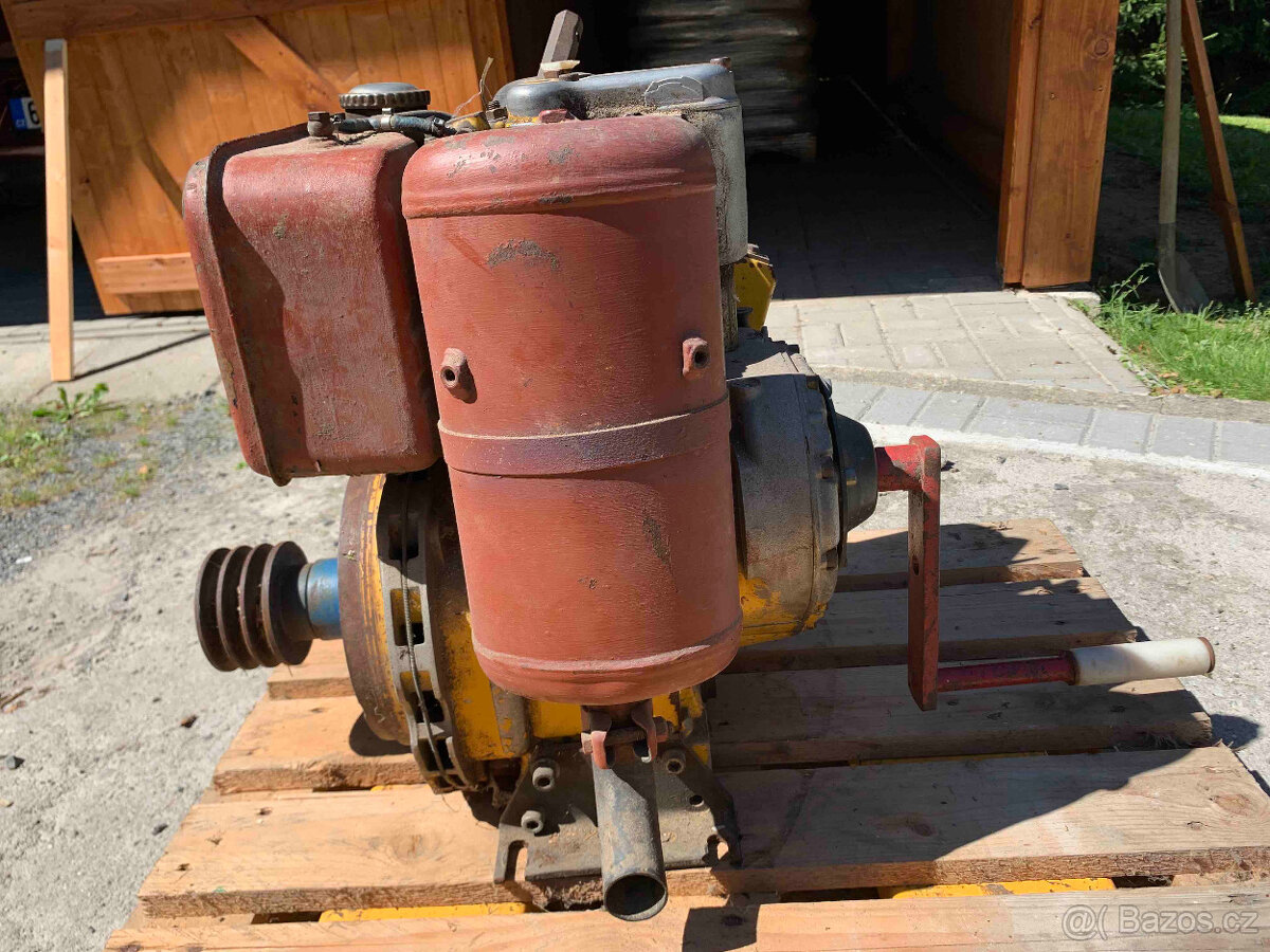 Prodám naftový jednoválec - 3