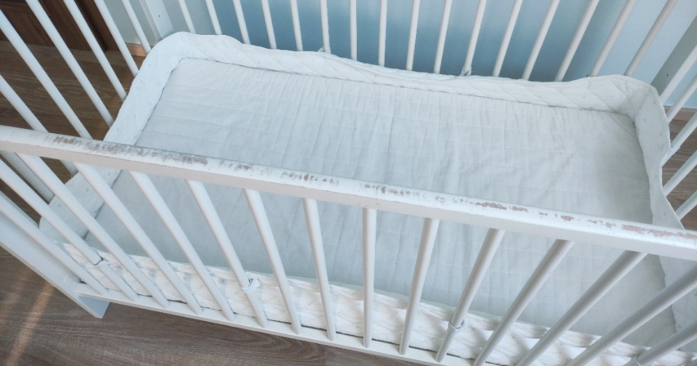 Prodám dětskou postýlku značky IKEA Gulliver + matrace - 3