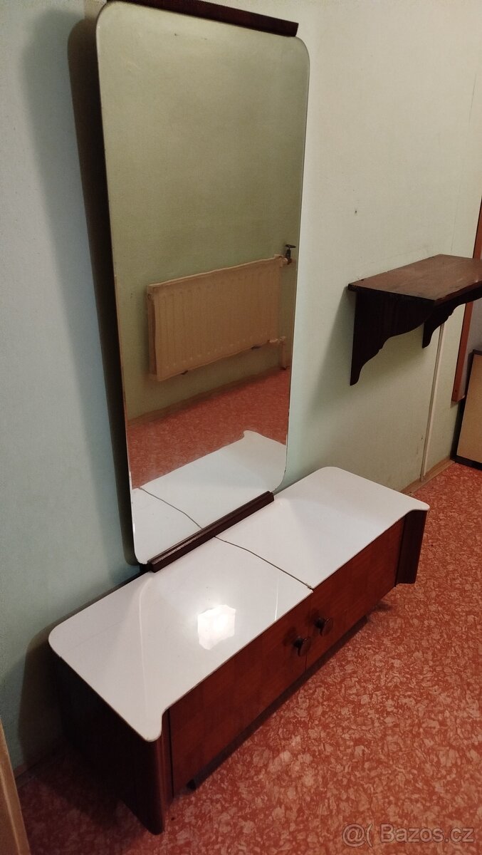 Skříň Halabala - 3