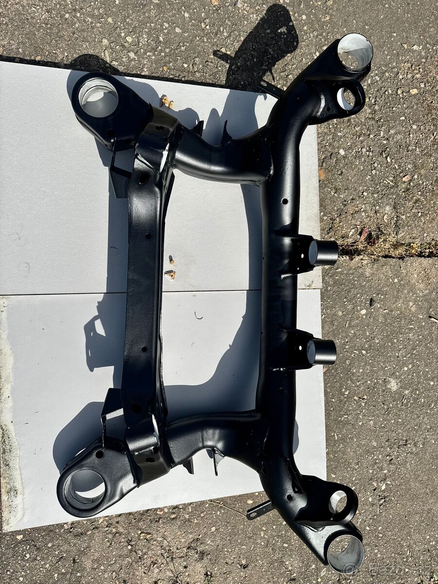 Zadní nápravnice (klec) e90/e87 - 3