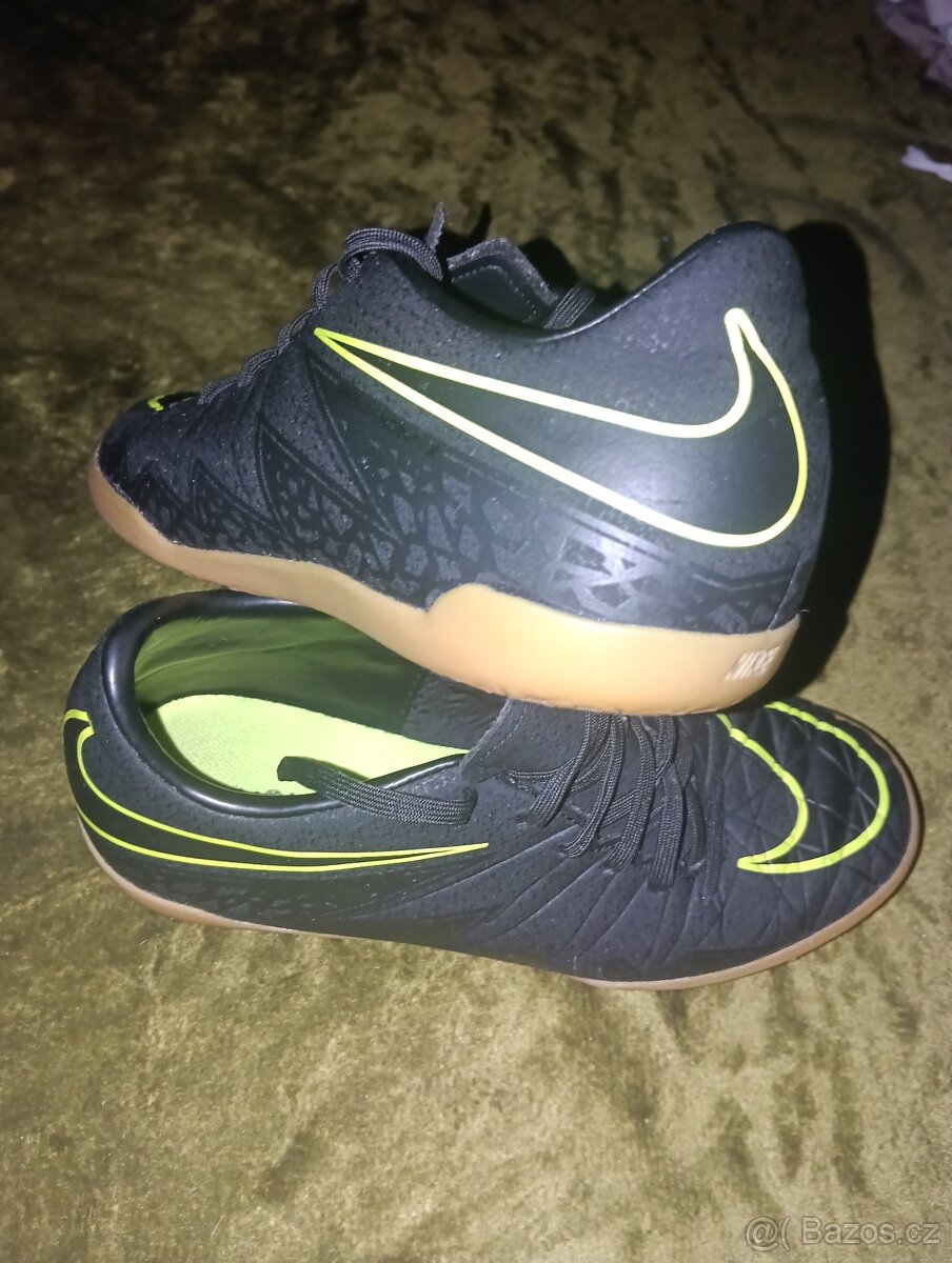 Chlapecké kopačky, sálovky. - 3