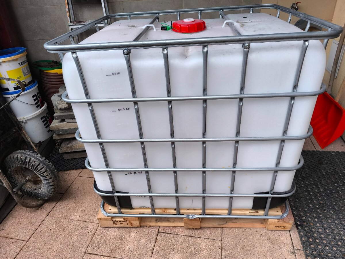 Prodám IBC kontejner 1000l - 3
