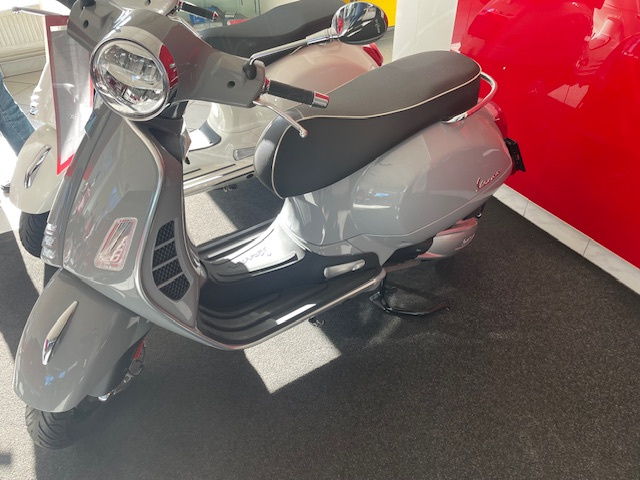 Vespa GTS - 3