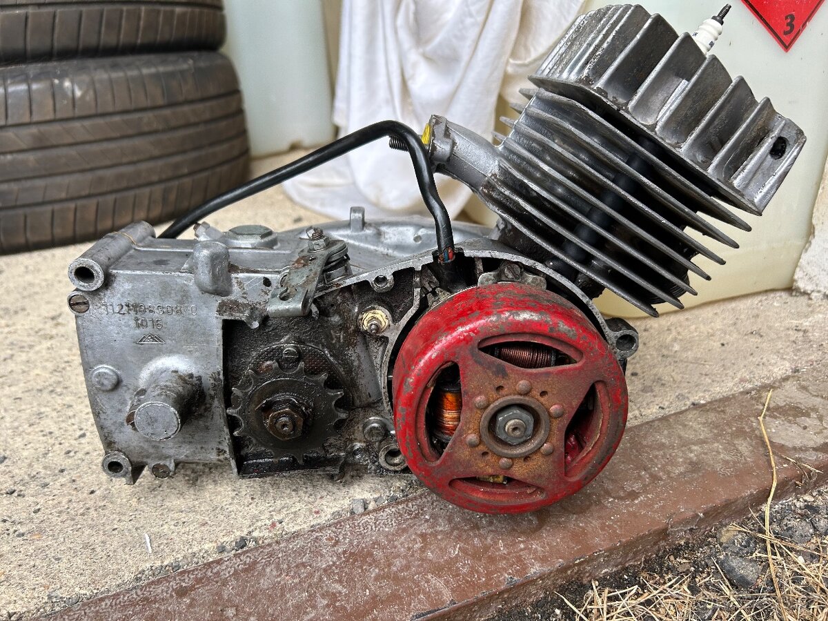 Motor Simson, víko - 3