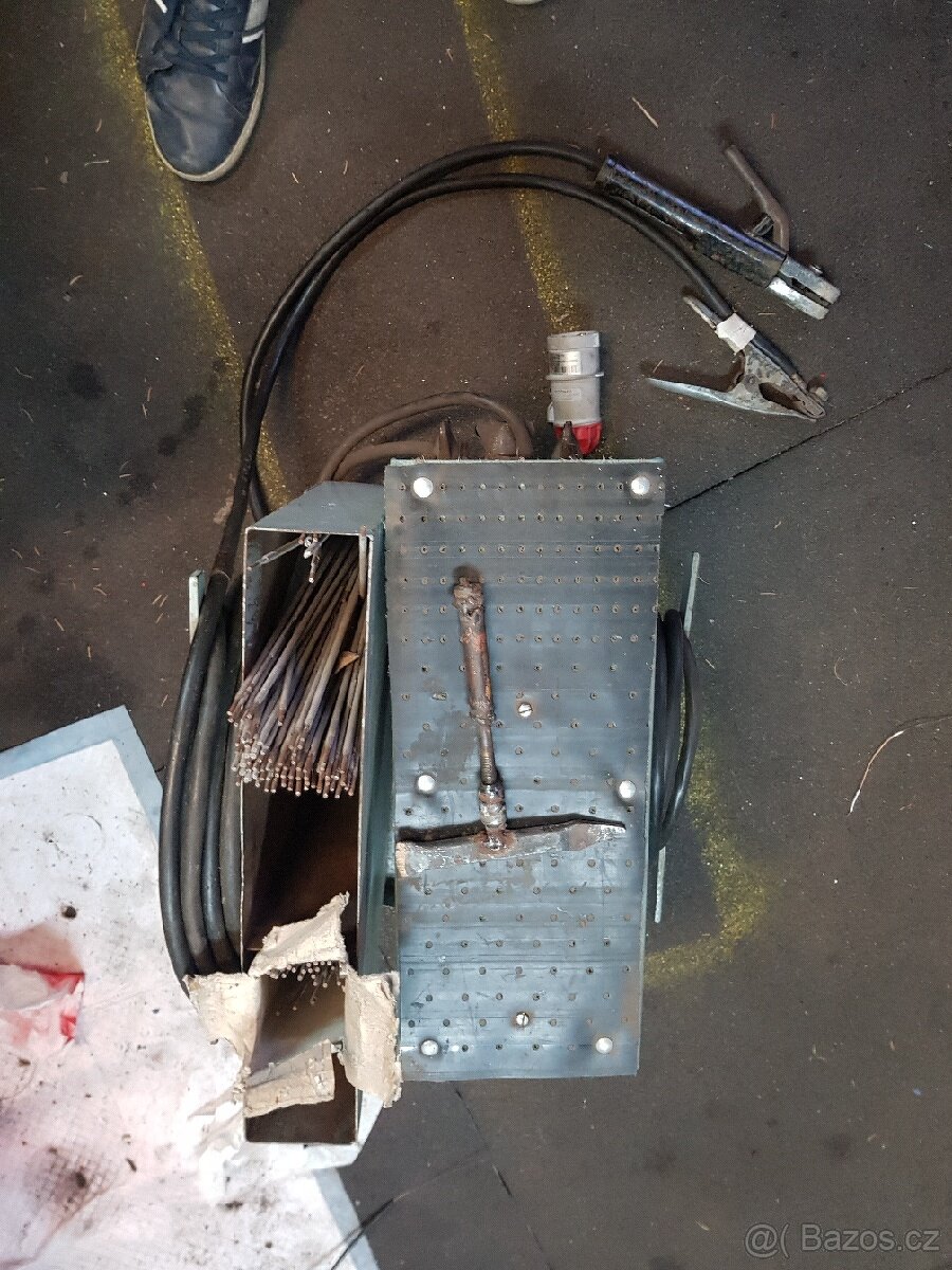 TR 121 + zbytek starých elektrod - 3