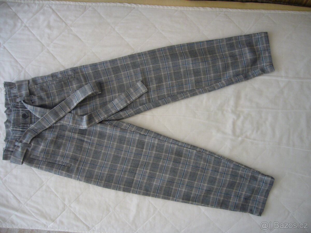 Prodám dívčí kalhoty s páskem - 3