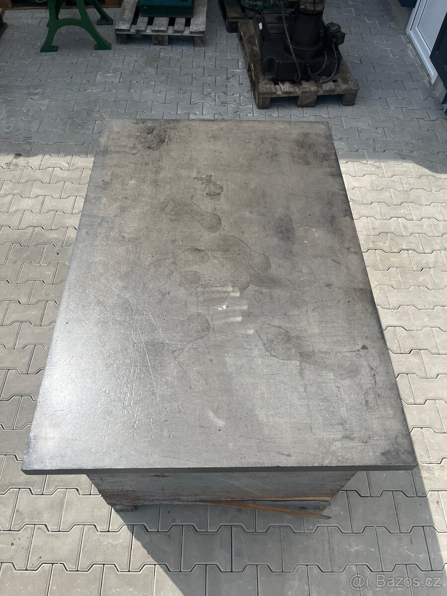 18. Pracovní stůl, rýsovací, svařovací deska 1500/1000/180 - 3