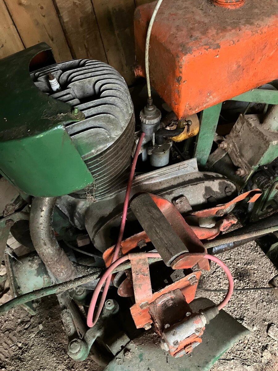 MALOKTRAKTOR-motor JAWA - 3