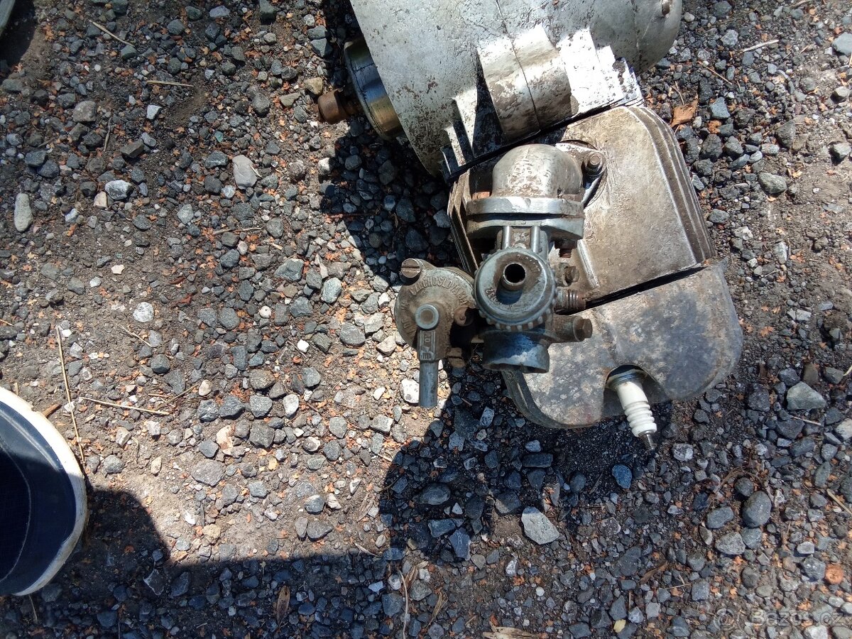 Jawa pionýr - motor - 3
