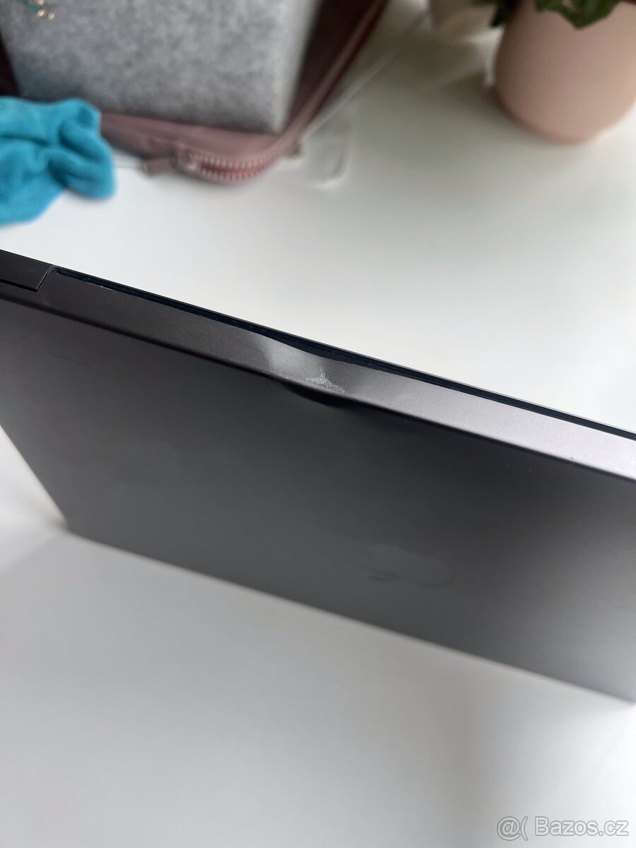 Apple Macbook Pro 14" (2021) M1 - rozibtý displej - 3