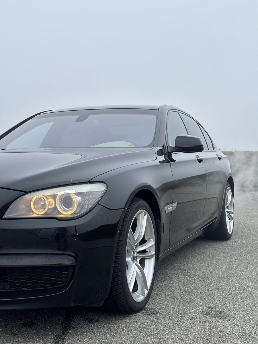 BMW 750i xDrive M-paket F01 - 3