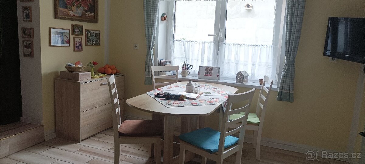 Rozkládací jídelní stůl - 3