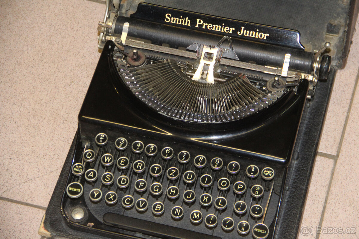 Kufříkový psací stroj SMITH PREMIER JUNIOR - 3
