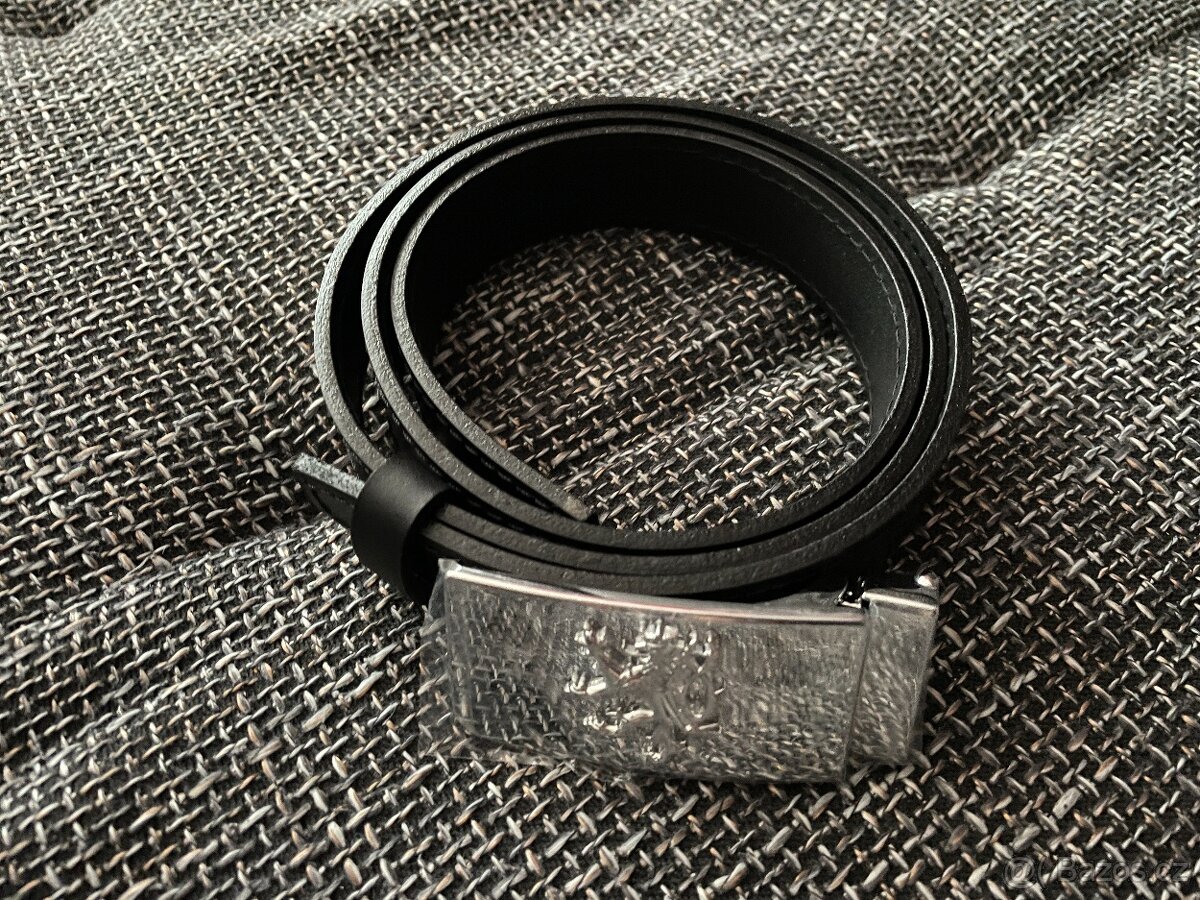 Kožený opasek s přezkou se znakem českého lva stříbrné barv - 3