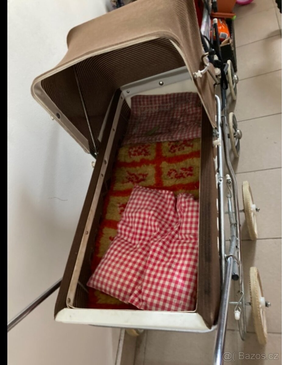 Retro kočárek pro panenku - 3