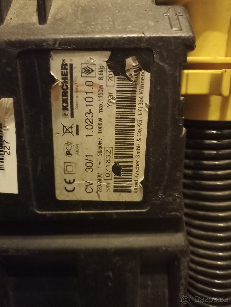 Vysavač Karcher - 3