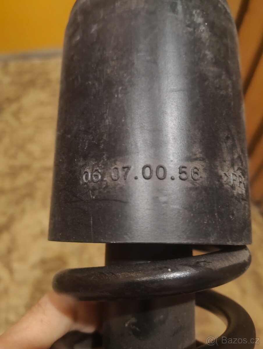 Odpružení kabiny traktorů New Holland, Case - 3