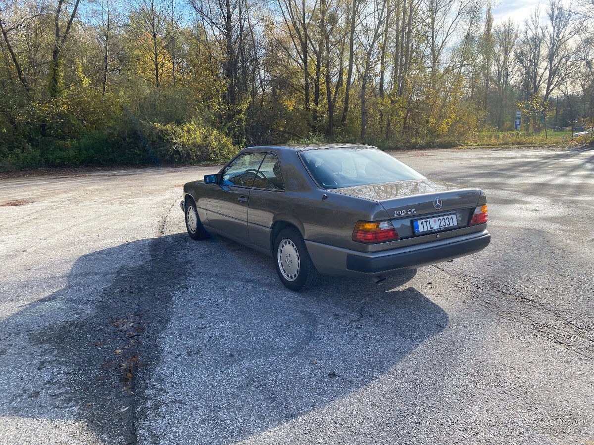 Mercedes-Benz w124 300ce - 3