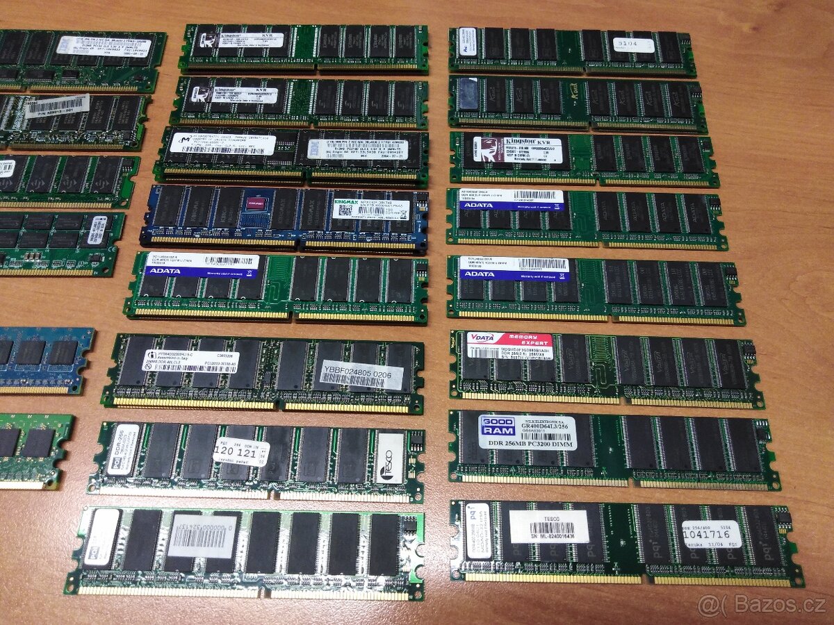 Různé druhy RAM pamětí SDRAM, DDR i DDR2 do počítače - 3