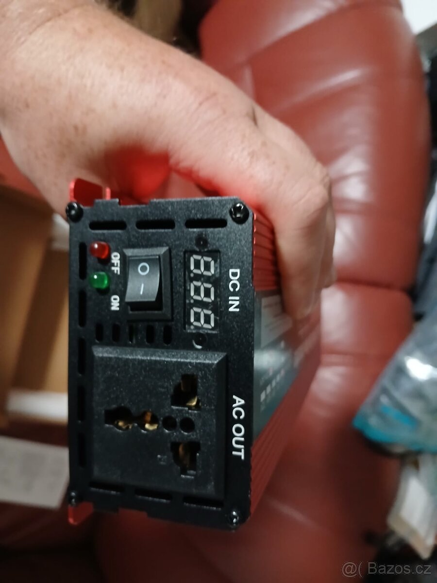 Prodám nový sinusový měnič napětí 12V /220V 1500/3000W - 3