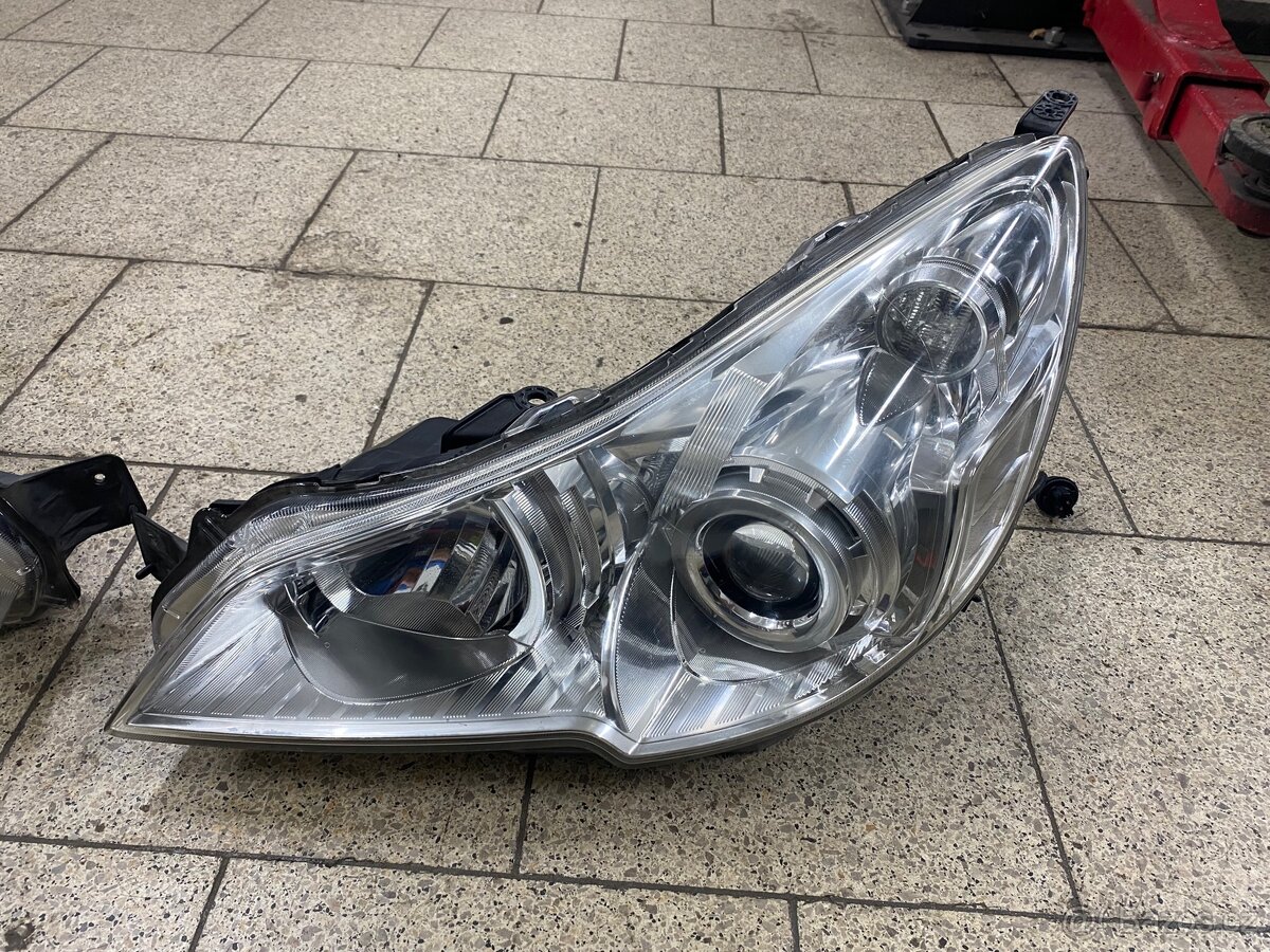 Subaru Legacy, Outback světla - 3