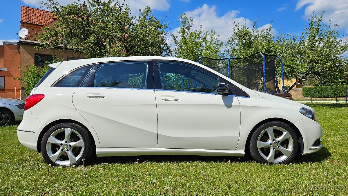 Mercedes-Benz B200 CDI manuál, 2014 - 3