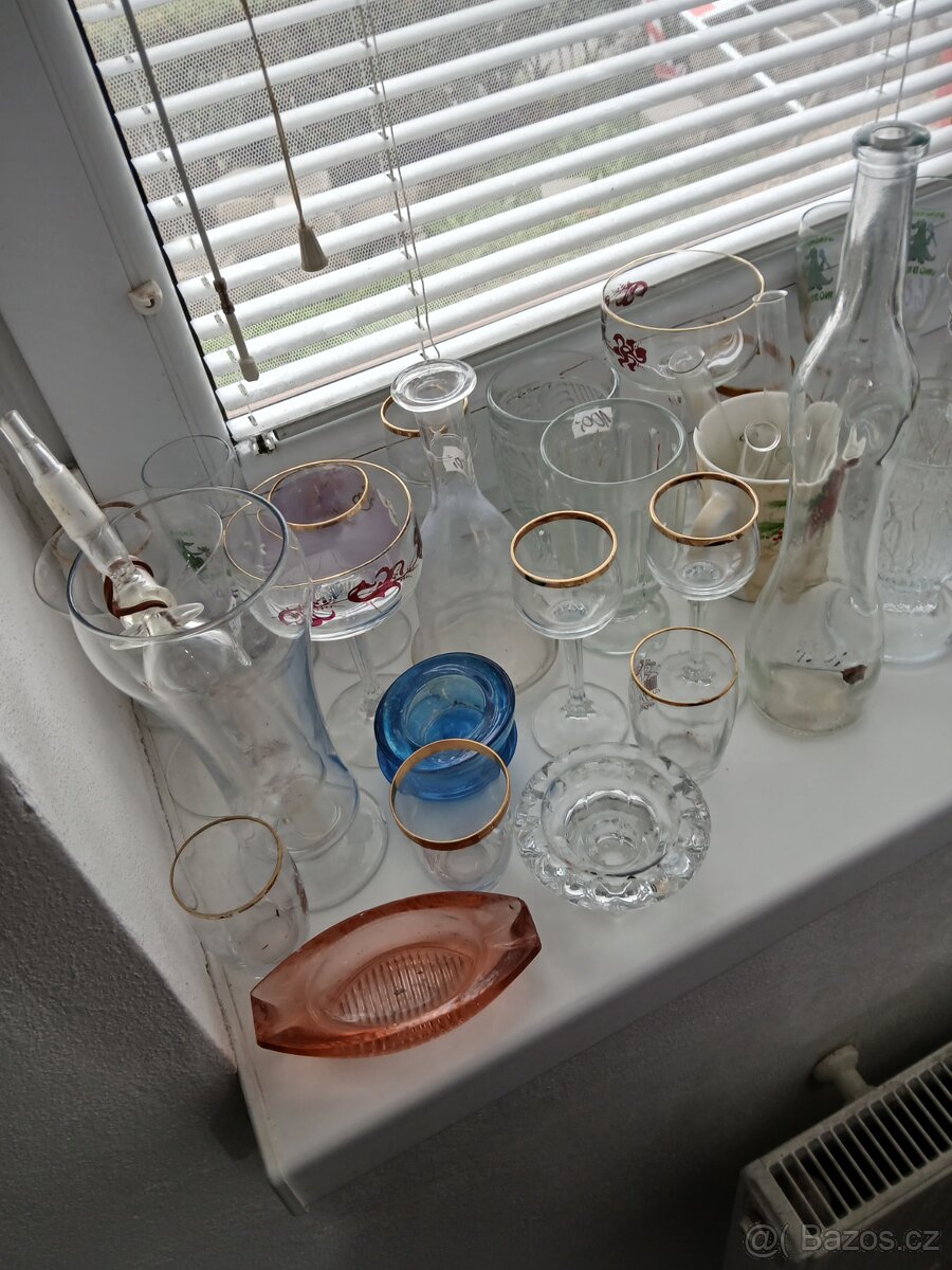 STARE RUZNE SKLO JEN JAKO CELEK - 3