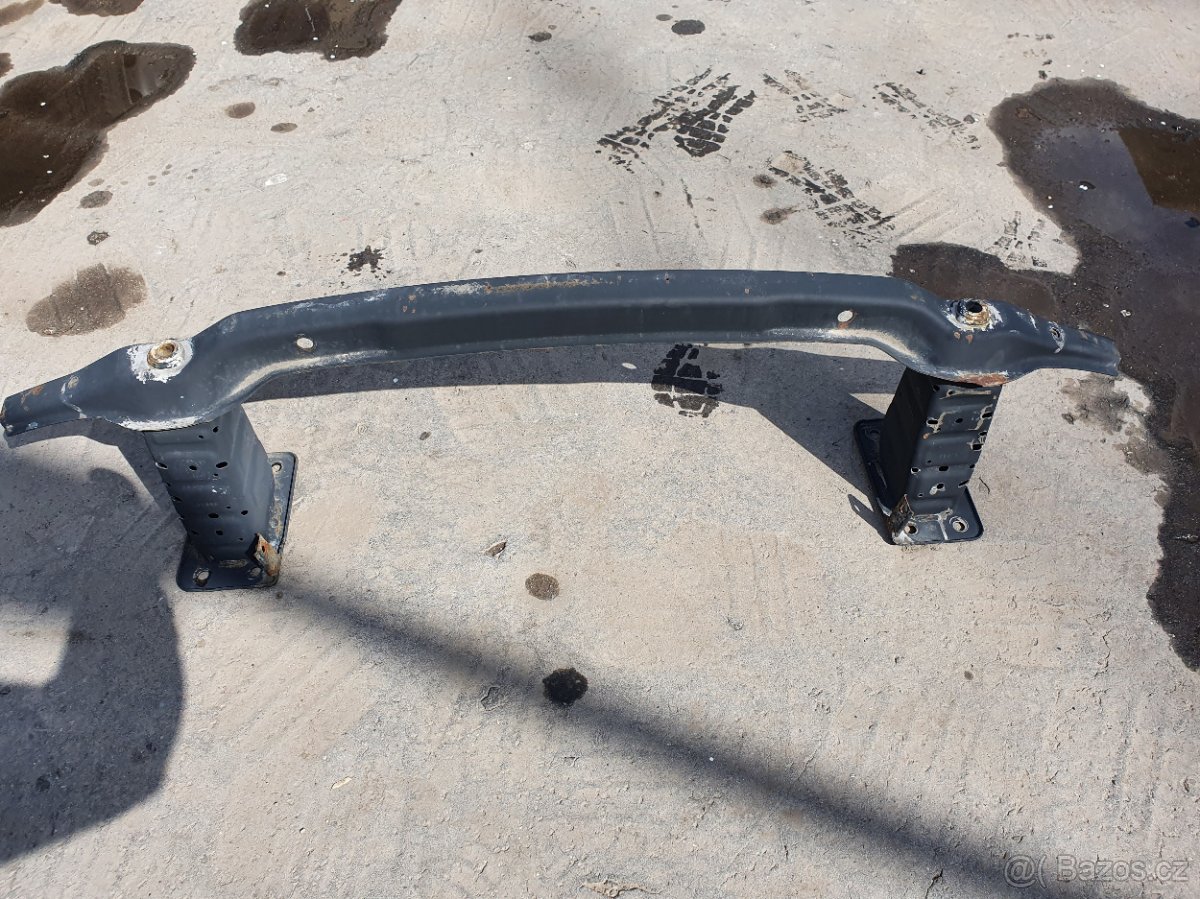 Prodám vyztuhu a dveře na BMW X5 E70 3,0d - 3