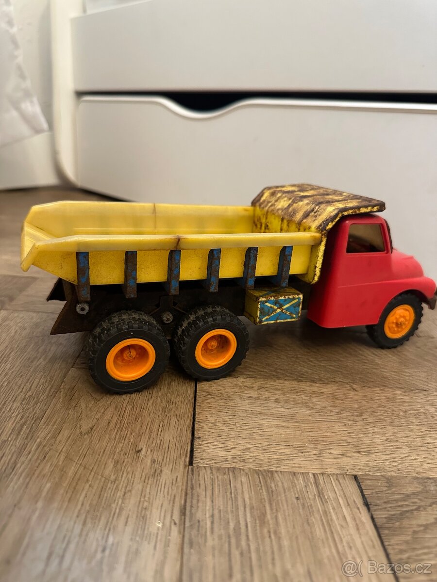 STARÁ HRAČKA TATRA KDN - 3