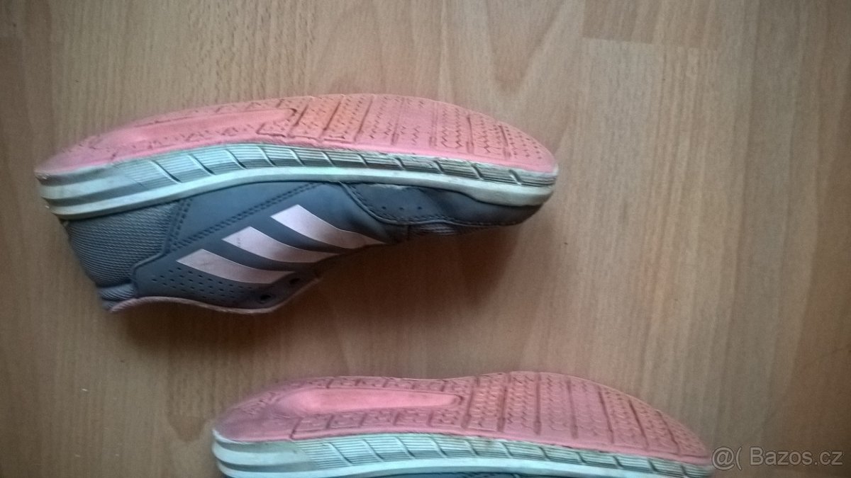 Dívčí sálovky Adidas US 2,5 - 3