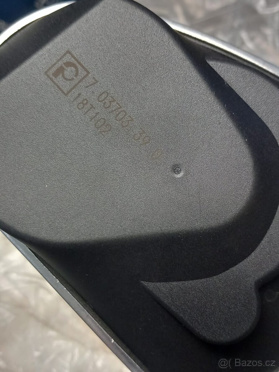 Škrtící klapka Pierburg 7.03703.39.0 - 3