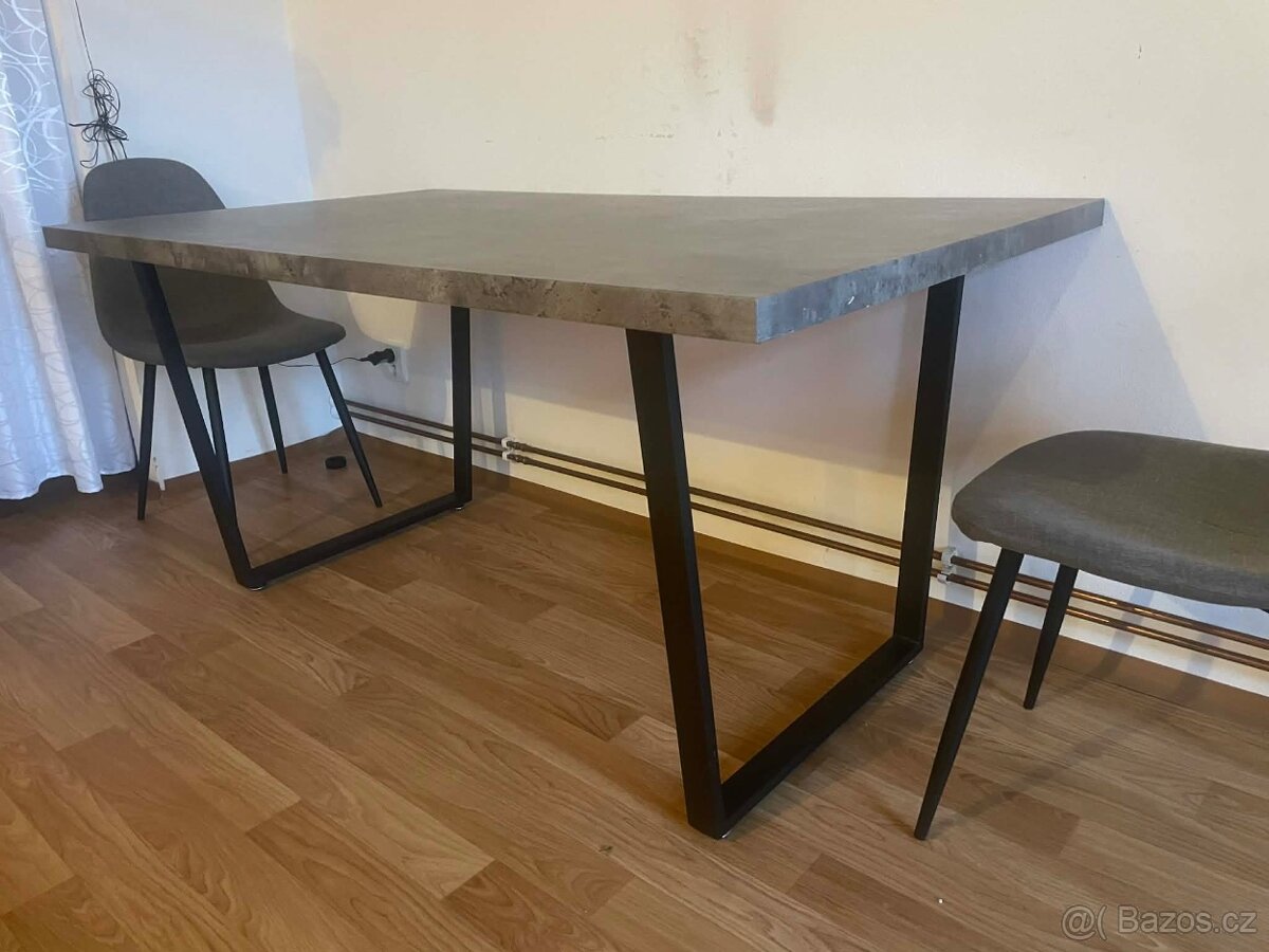 Stůl se židlemi - 3