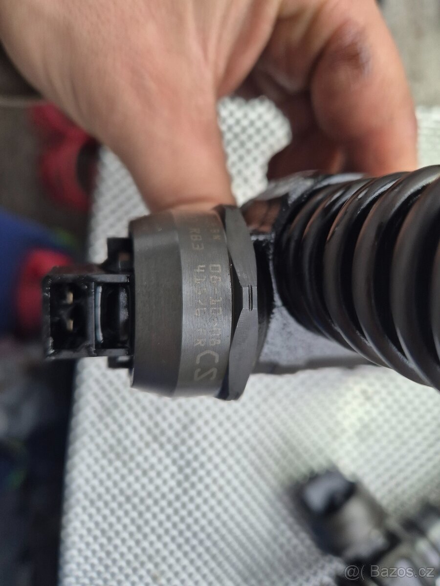 VW Golf 5 1.9 TDI BLS vstřikovače - 3