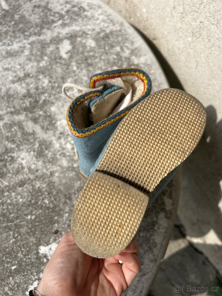 Staré dětské boty - 3