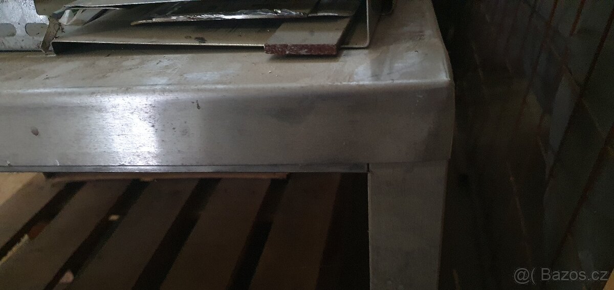 Nerezový stůl 142x92 cm - 3