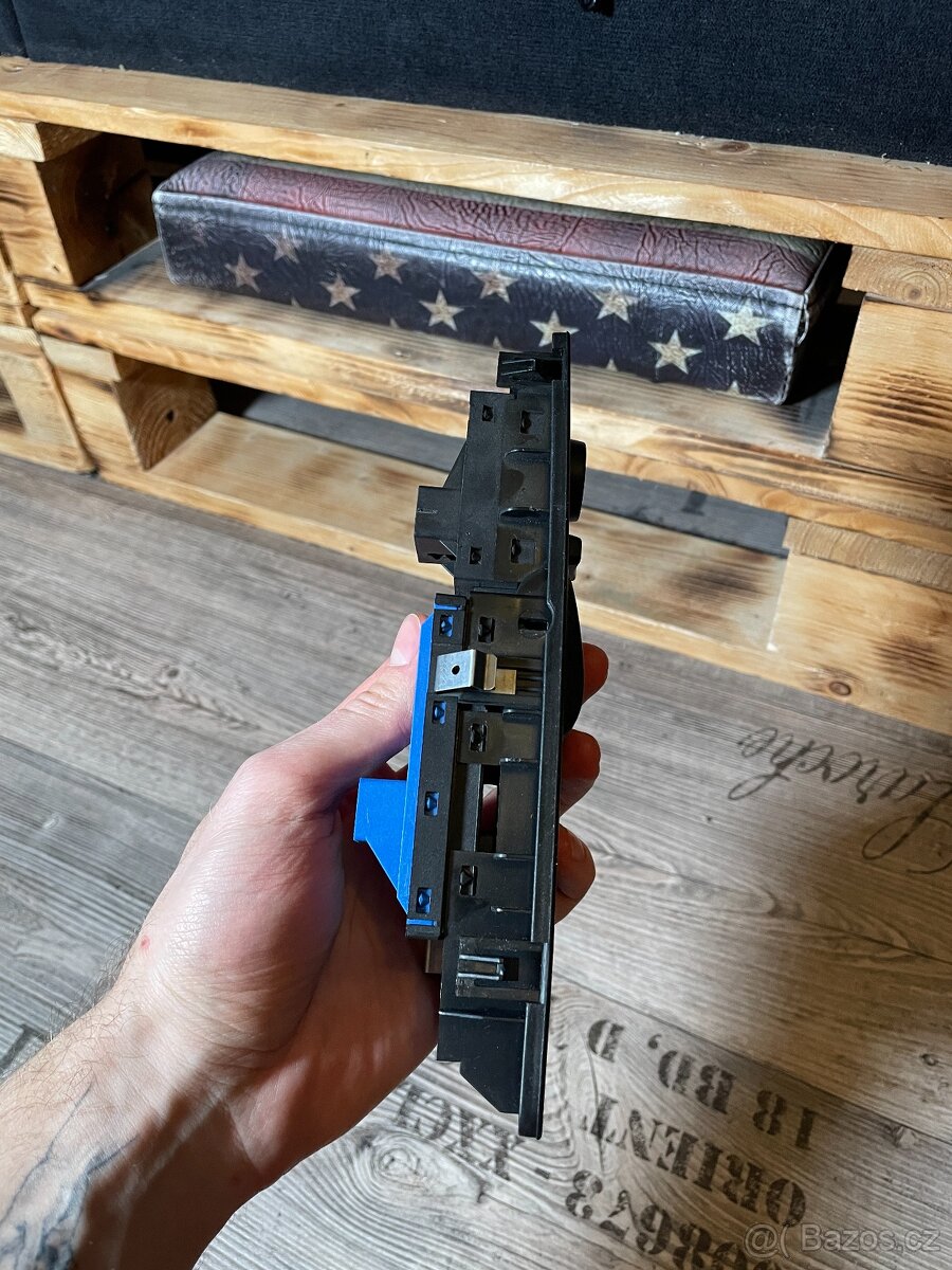 Levé přední ovládání oken a zrcátek Fiat Grande Punto - 3