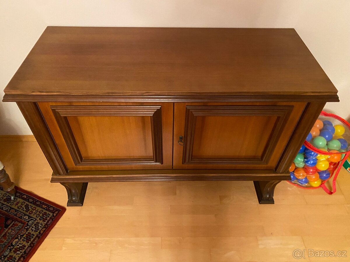 Masivní komoda - 3