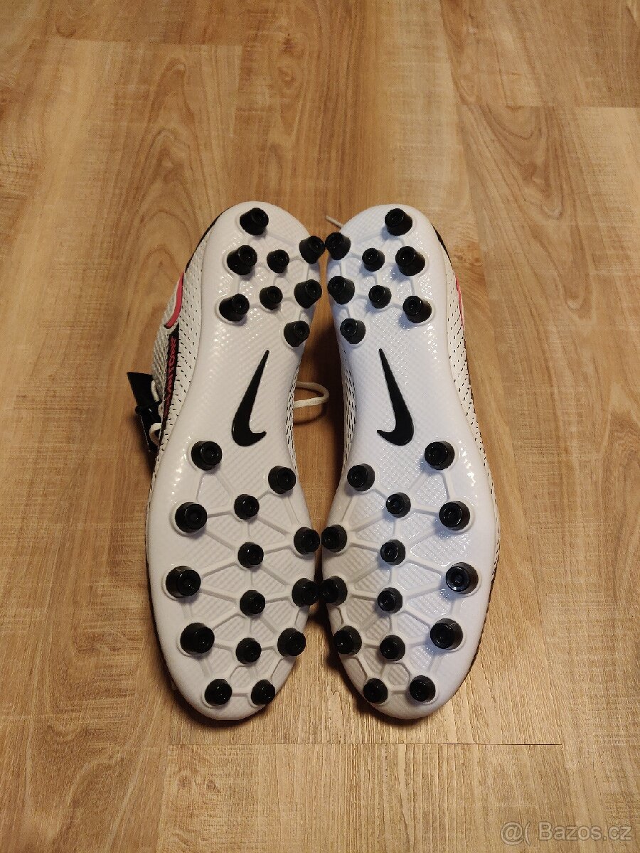 Kopačky Nike Phantom bílé - 3