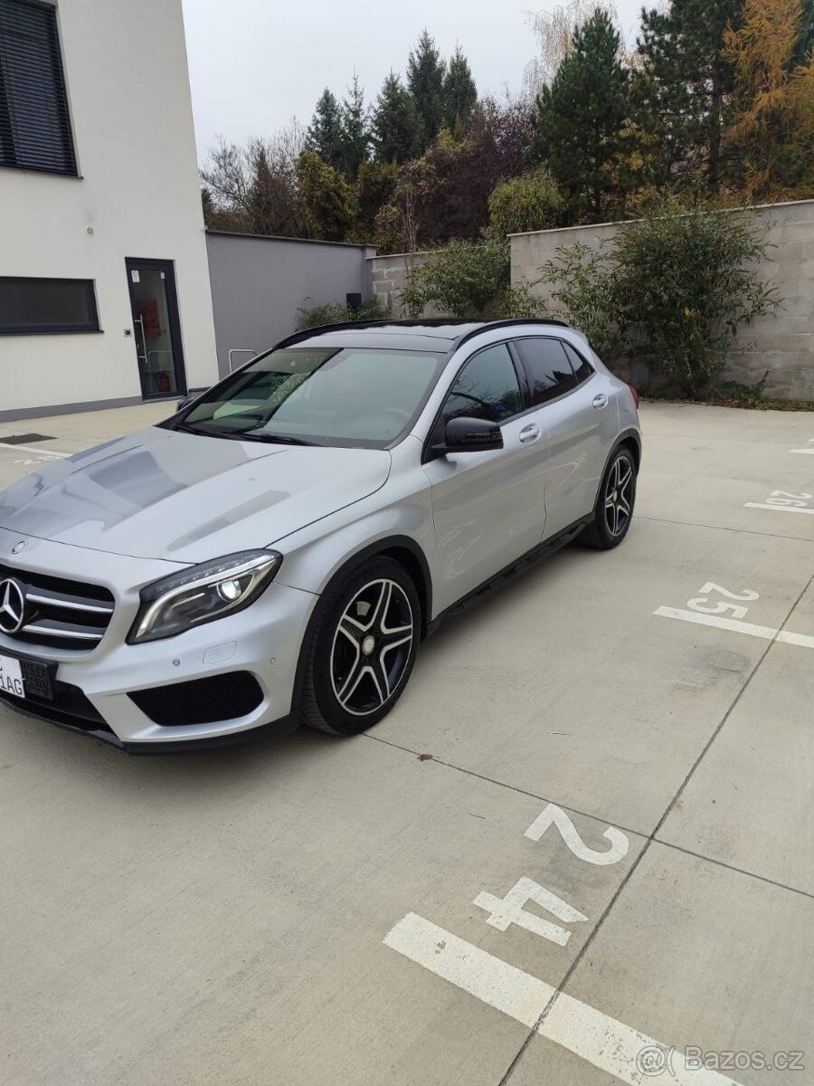 MERCEDES-BENZ GLA 220 d 4MATIC AMG - 3