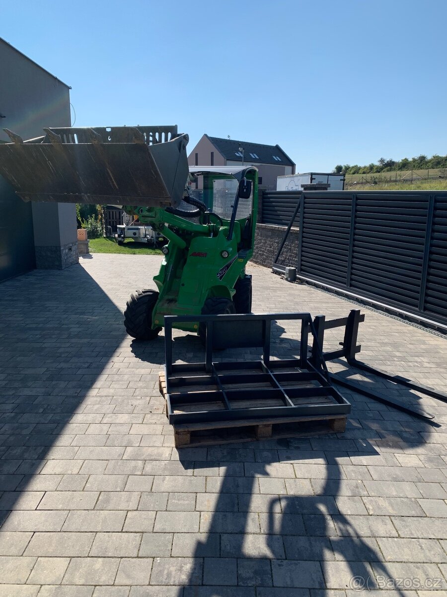 Nakladač Avant 523 Teleskopické rameno 4x4 - 3