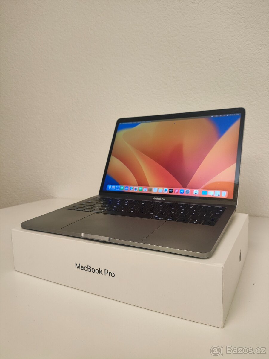 MacBook Pro 2017 | i5 • 8GB • 256GB SSD - 3